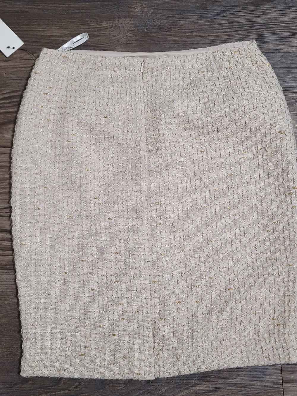 Calvin Klein Cream Tweed Pencil Skirt with Gold Thread Detail Size 4P NEW - Picture 3 of 6